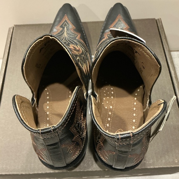 Ariat Black Dixon Ankle Boots - Picture 6 of 14